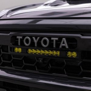 Toyota Tacoma Light Kit - Baja Designs - S8 10in Light Bar / S2 Pro TRD Pro Grille Conversion - `24-`27